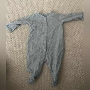 Hanna Andersson 0-3 month gray sleeper